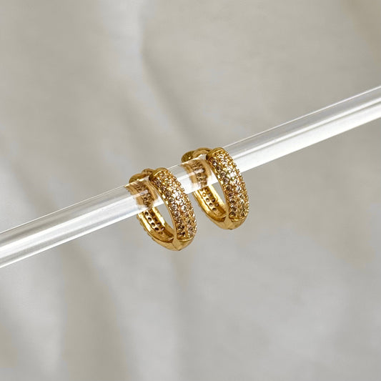 Nikki Hoops - REFB143