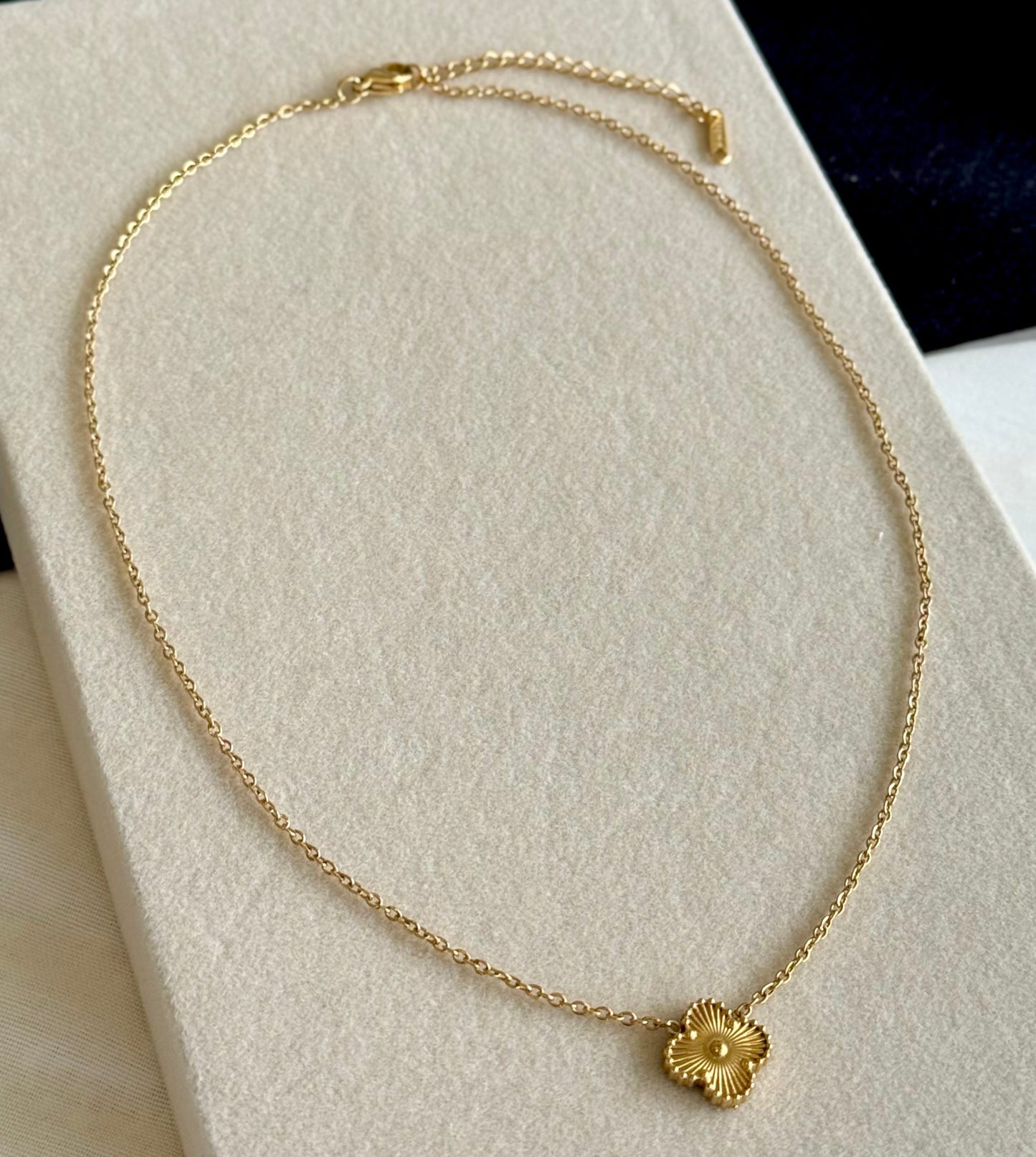 Van Necklace REFC023/42/43