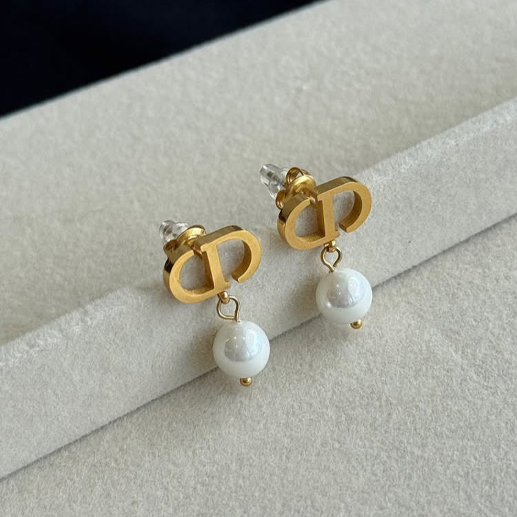 CD Pearl Earrings - REFB110