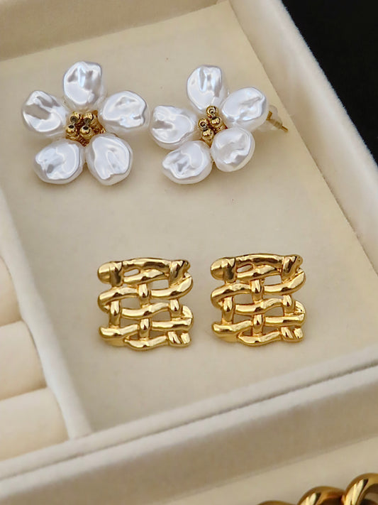 Pearl Flower Earrings - REFB065