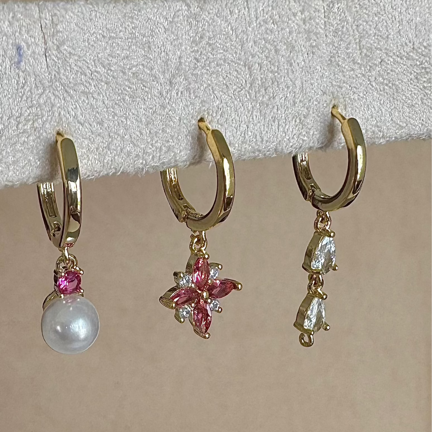 Hoop with flower pendant - REFB156