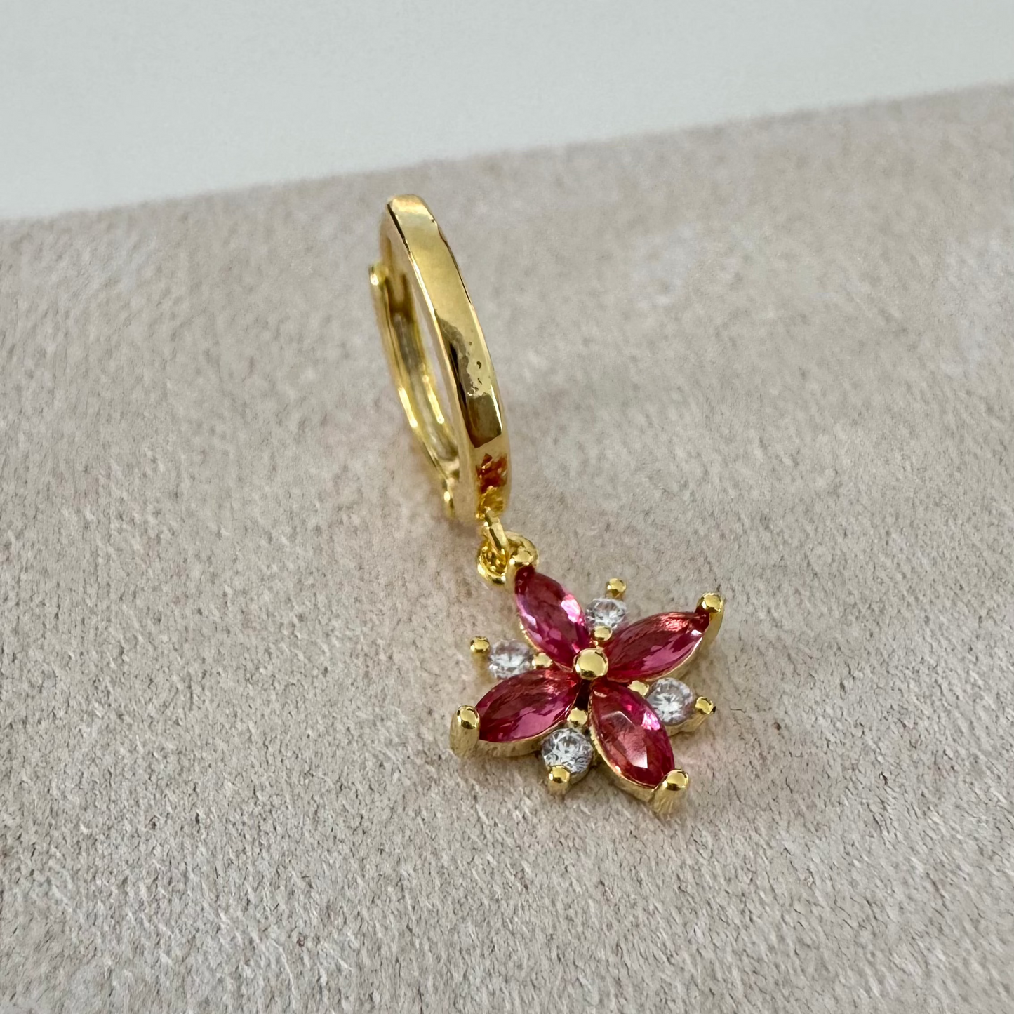 Hoop with flower pendant - REFB156